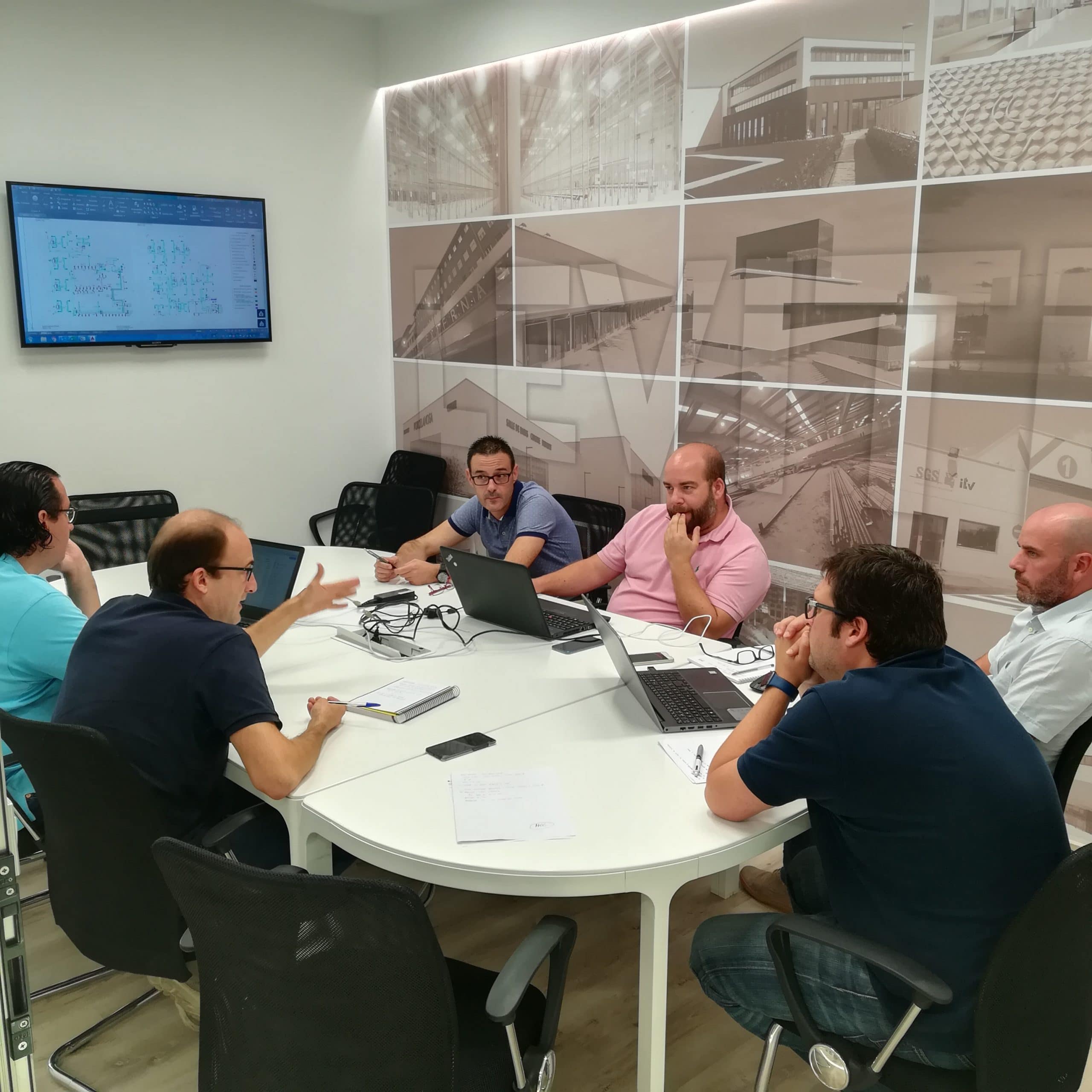 En este momento estás viendo Un equipo con alta cualificación diseña los proyectos en la oficina técnica de Zaragoza